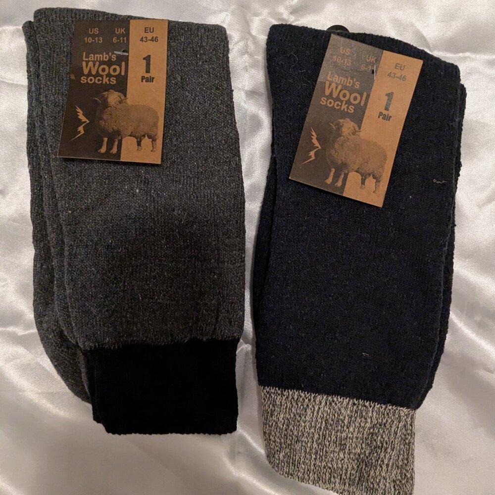 NWT two pair Lamb's wool socks fit shoe size 10-13